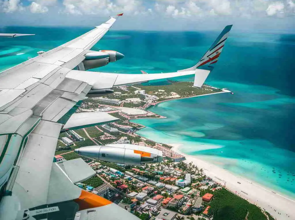 A plane flying over Sint Maarten