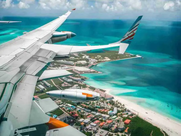 A plane flying over Sint Maarten